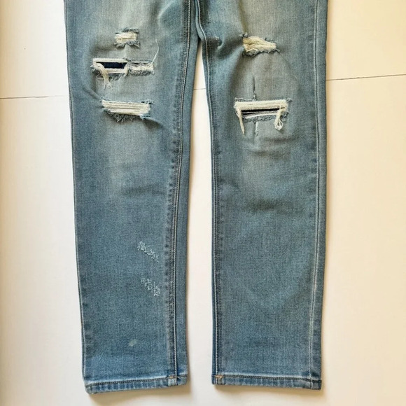 KanCan  Luxanna Mid Rise Slim Boyfriend Jeans Light Blue Wash Distressed Sz 24 - Picture 11 of 15